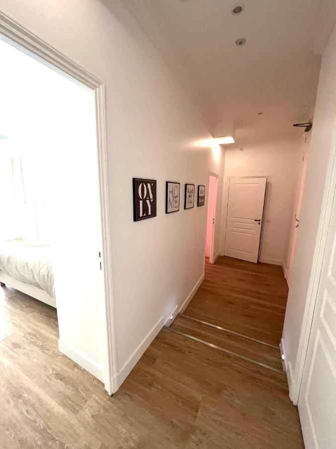 Appartamento Large Haussmanian In The Heart Of Nizza